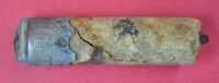 Fragment eines Messergriffs mit vergoldeter Kappe und Umschrift in gotischen Minuskeln
